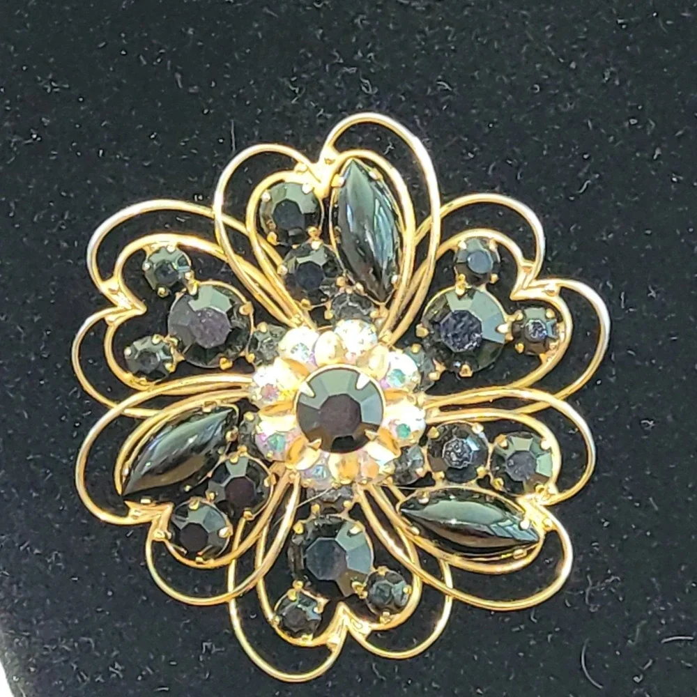 Vintage WEISS Black Rhinestone Flower Brooch Aurora Borealis Gold Tone Pin
